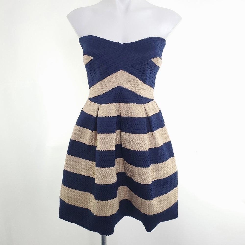 BCBG MaxAzria Striped Strapless Stretch Bandage Mini Dress Tan Navy Blue sz M
